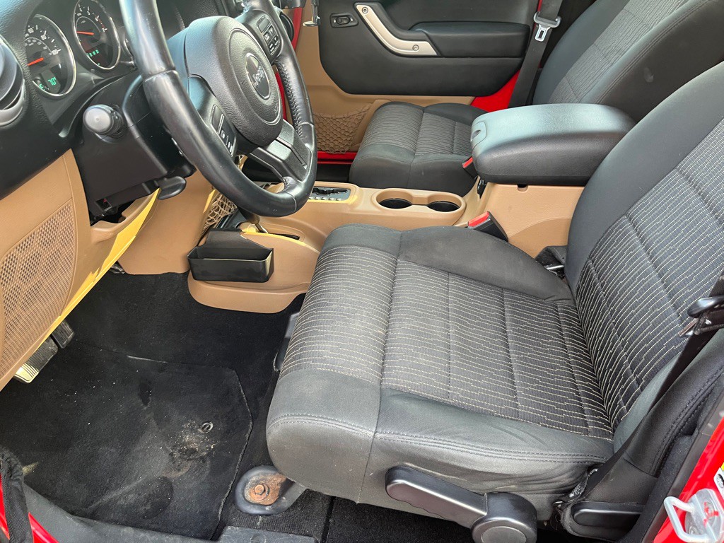 2011 Jeep Wrangler Unlimited Image 12