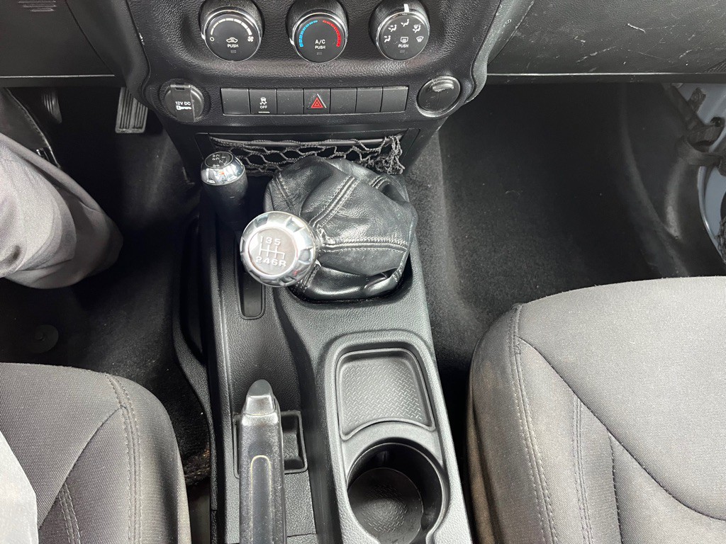 2015 Jeep Wrangler Image 11