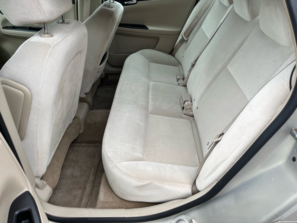 2010 Chevrolet Impala Image 9