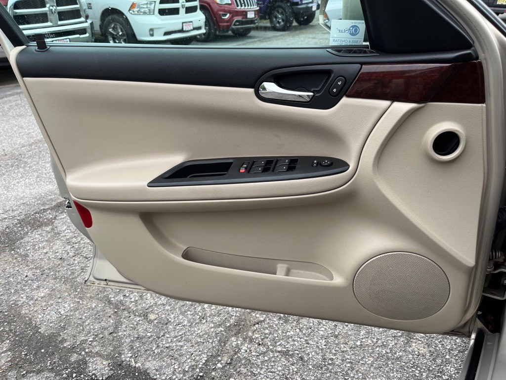 2010 Chevrolet Impala Image 11