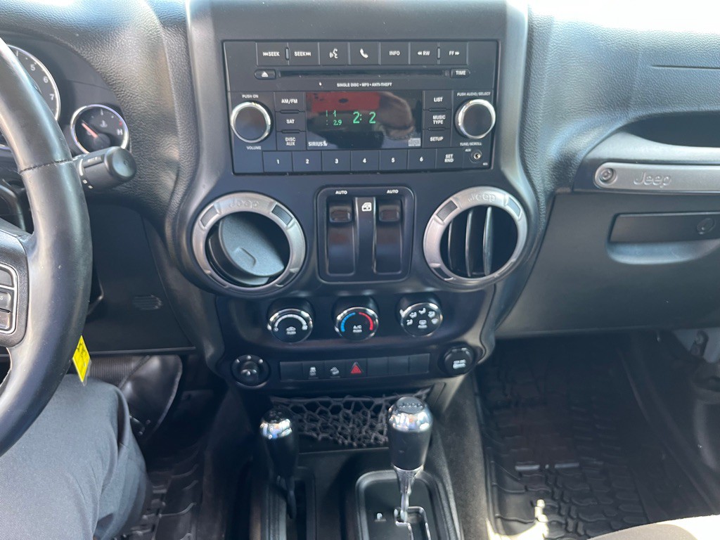 2015 Jeep Wrangler Image 11