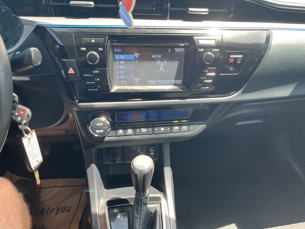 2015 Toyota Corolla Image 13