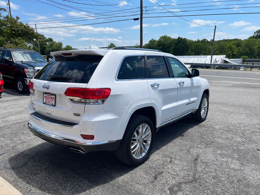 2017 Jeep Grand Cherokee Image 8