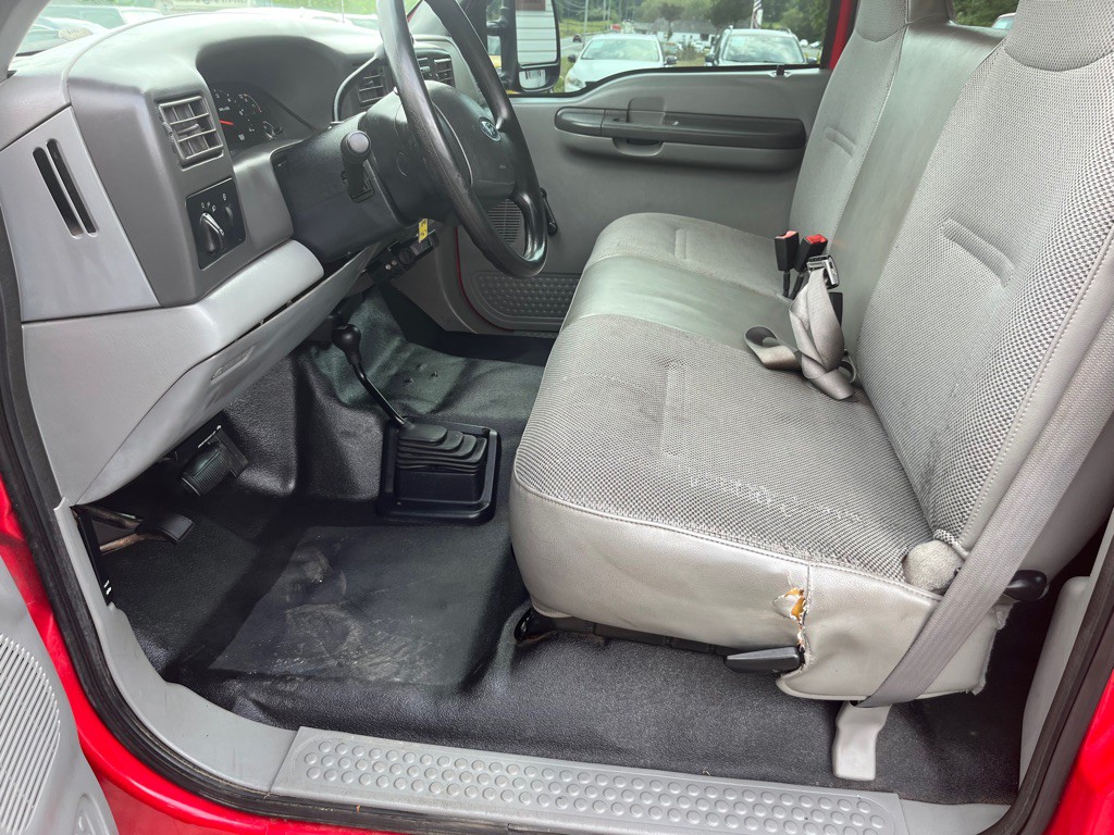 2004 Ford F-350 Image 9