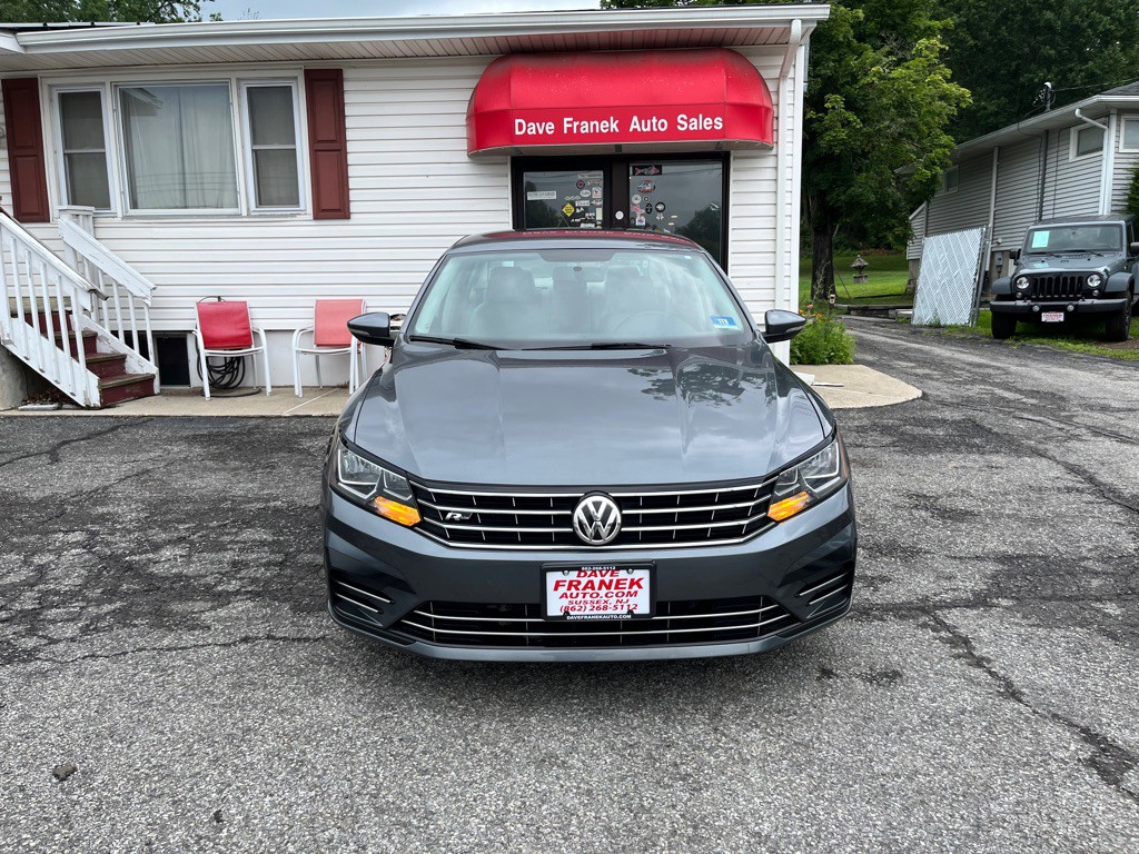 2017 Volkswagen Passat Image 4