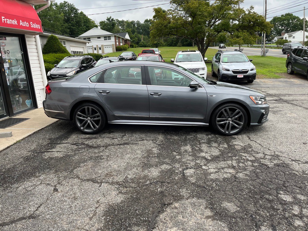 2017 Volkswagen Passat Image 5