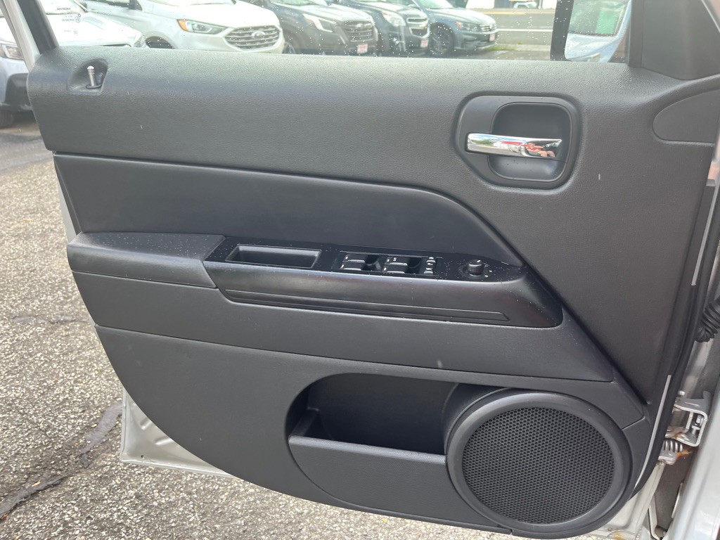 2011 Jeep Patriot Image 13