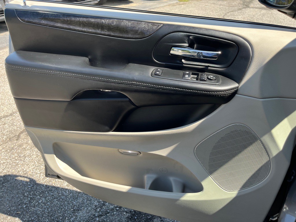 2015 Dodge Grand Caravan Image 12