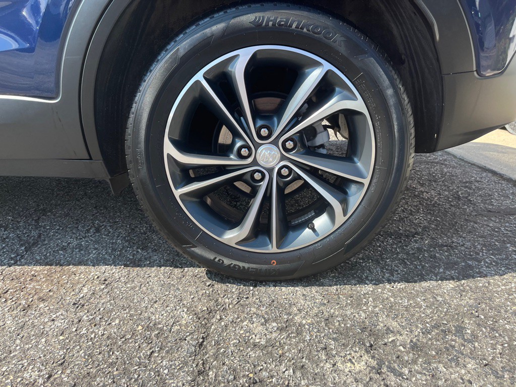 2023 Buick Enclave Image 9