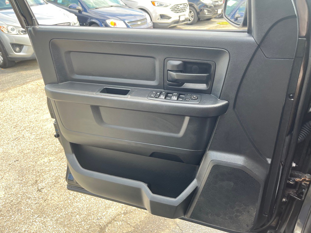 2016 RAM 1500 Image 12