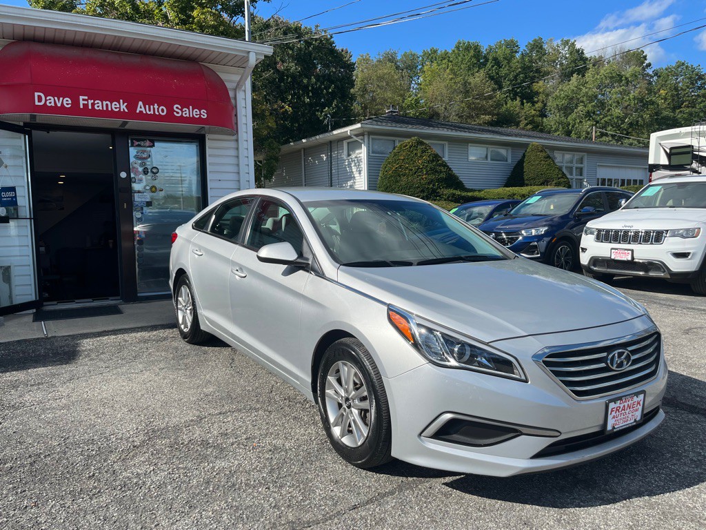 2017 Hyundai Sonata Image 1