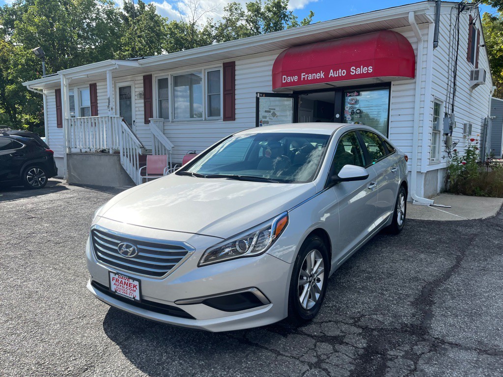2017 Hyundai Sonata Image 2
