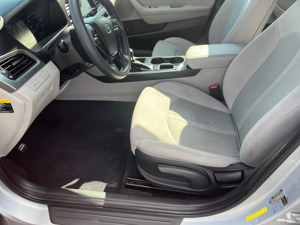 2017 Hyundai Sonata Image 9