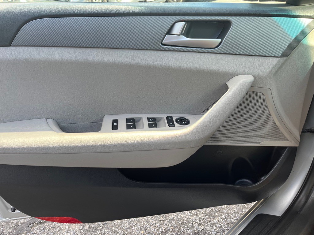 2017 Hyundai Sonata Image 10