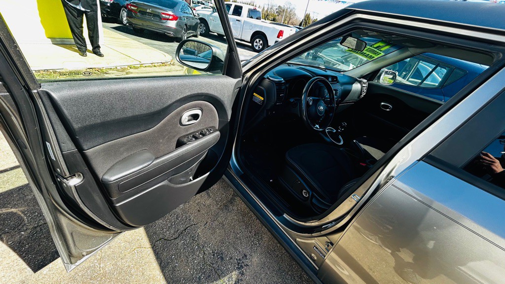 2014 Kia Soul Image 2