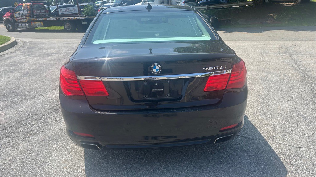 2010 BMW 7 Series Image 8