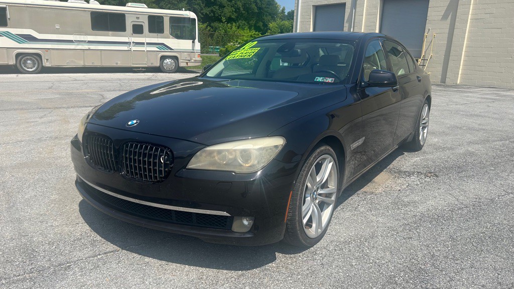 2010 BMW 7 Series Image 9