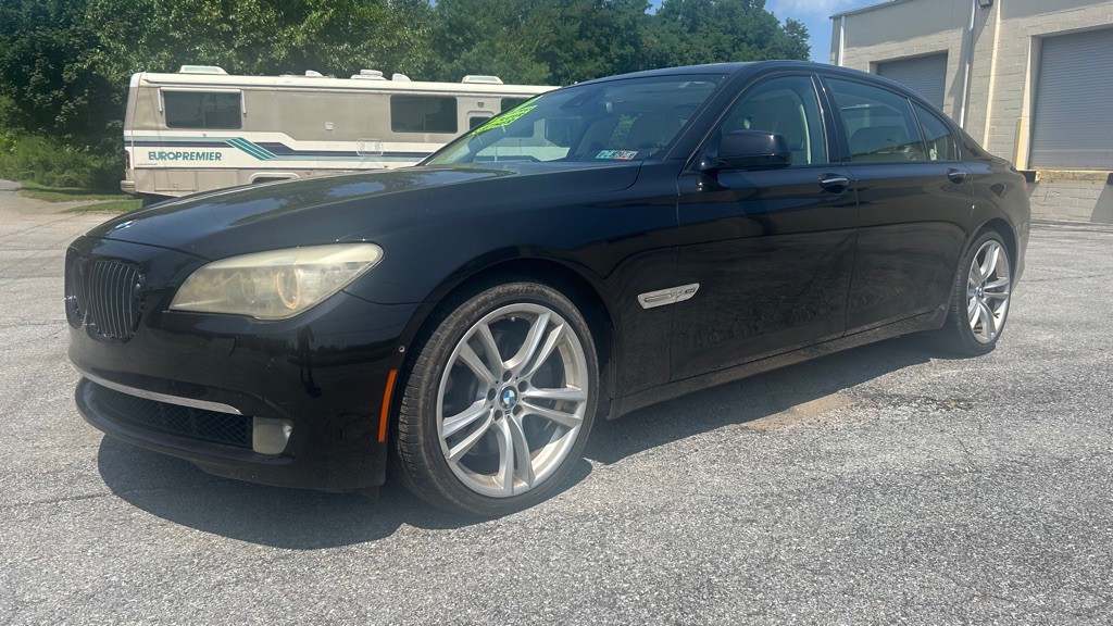 2010 BMW 7 Series Image 10