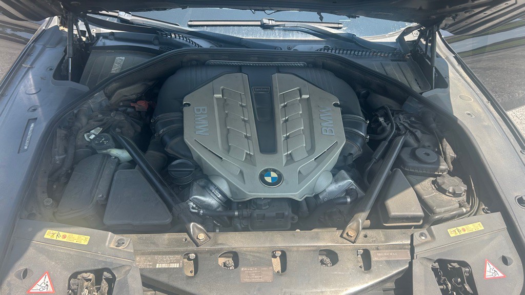 2010 BMW 7 Series Image 22