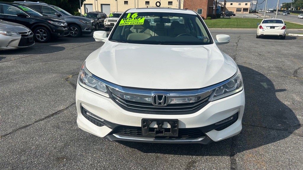 2016 Honda Accord Image 2
