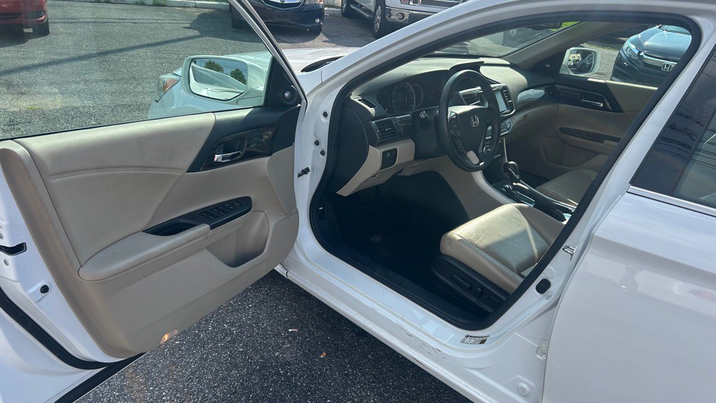 2016 Honda Accord Image 11
