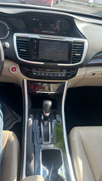 2016 Honda Accord Image 16