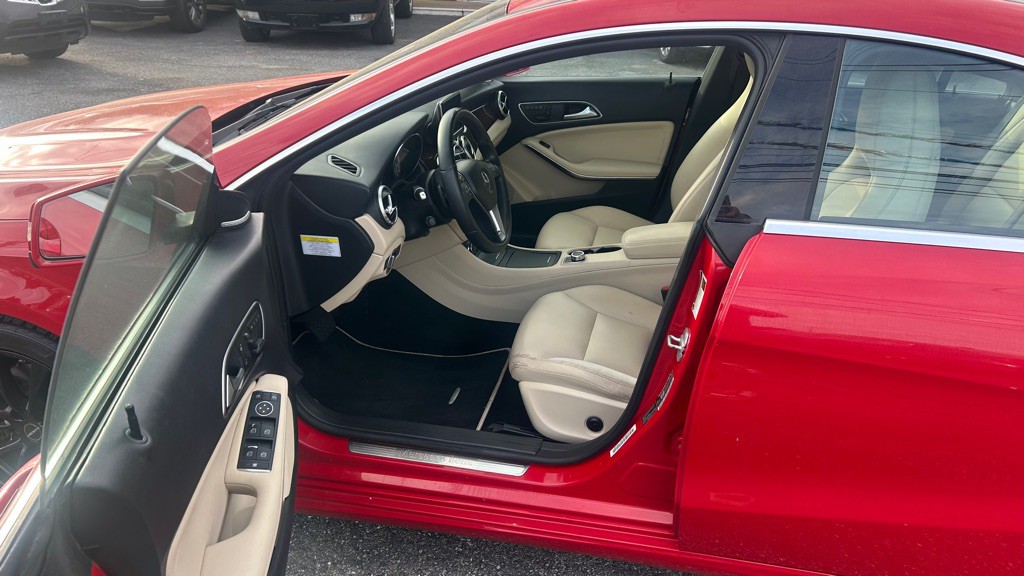 2014 Mercedes-Benz CLA-Class Image 9