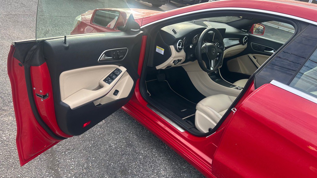 2014 Mercedes-Benz CLA-Class Image 10