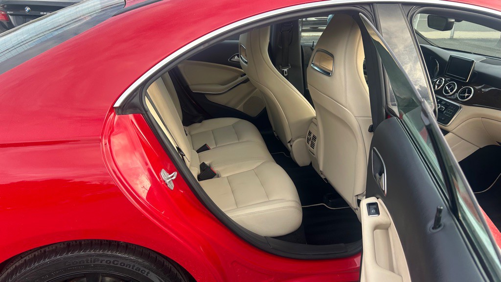 2014 Mercedes-Benz CLA-Class Image 14