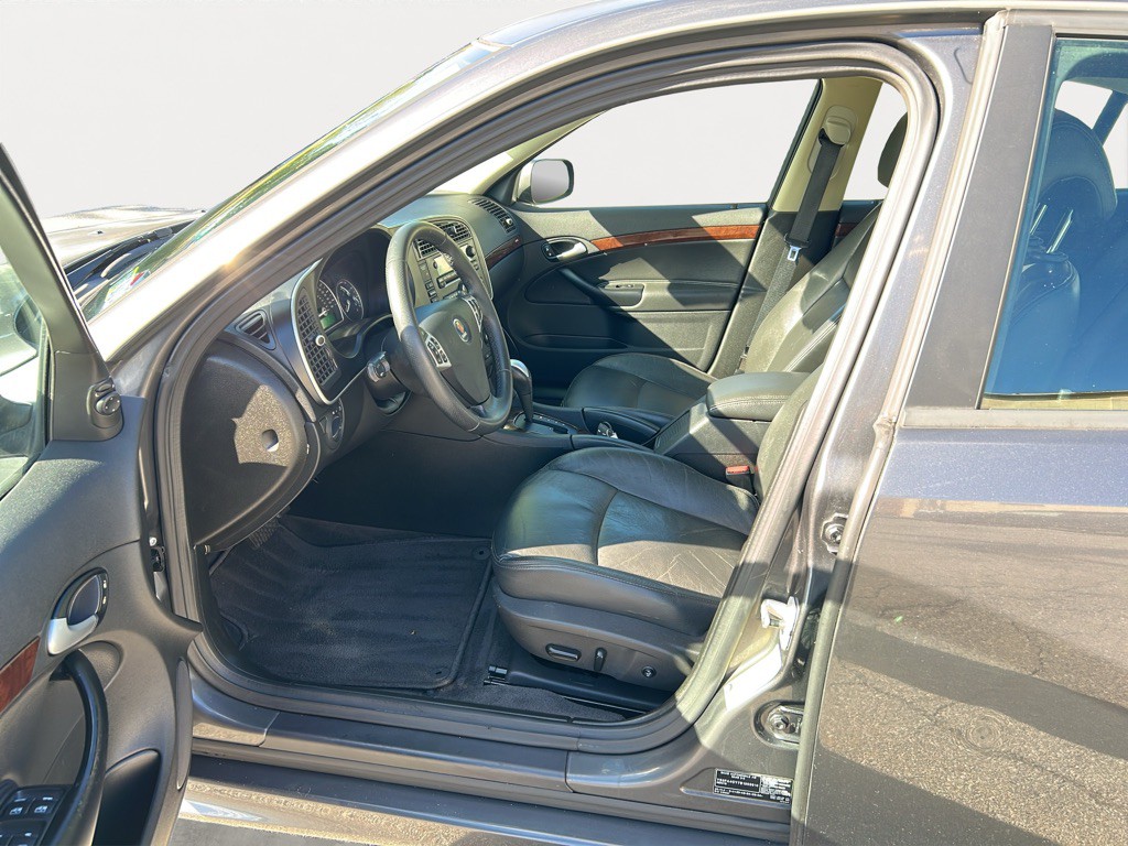 2011 Saab 9-3 Image 9