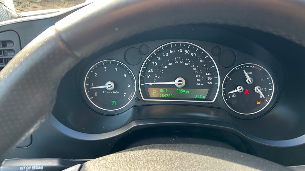 2011 Saab 9-3 Image 11