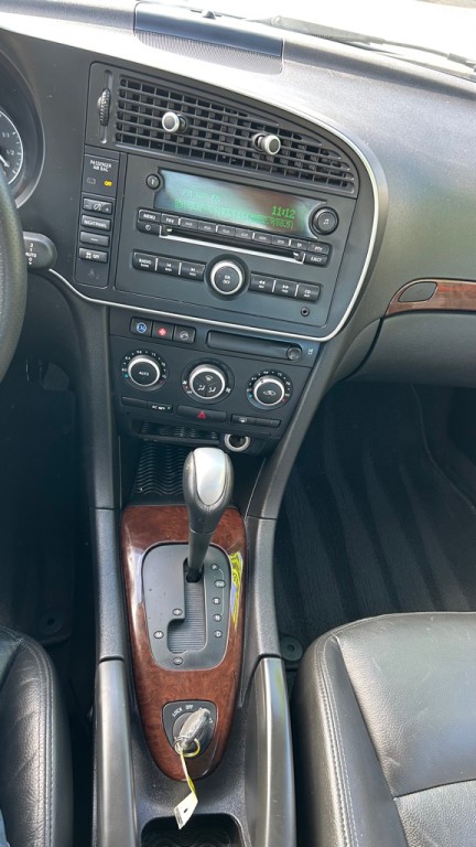 2011 Saab 9-3 Image 12
