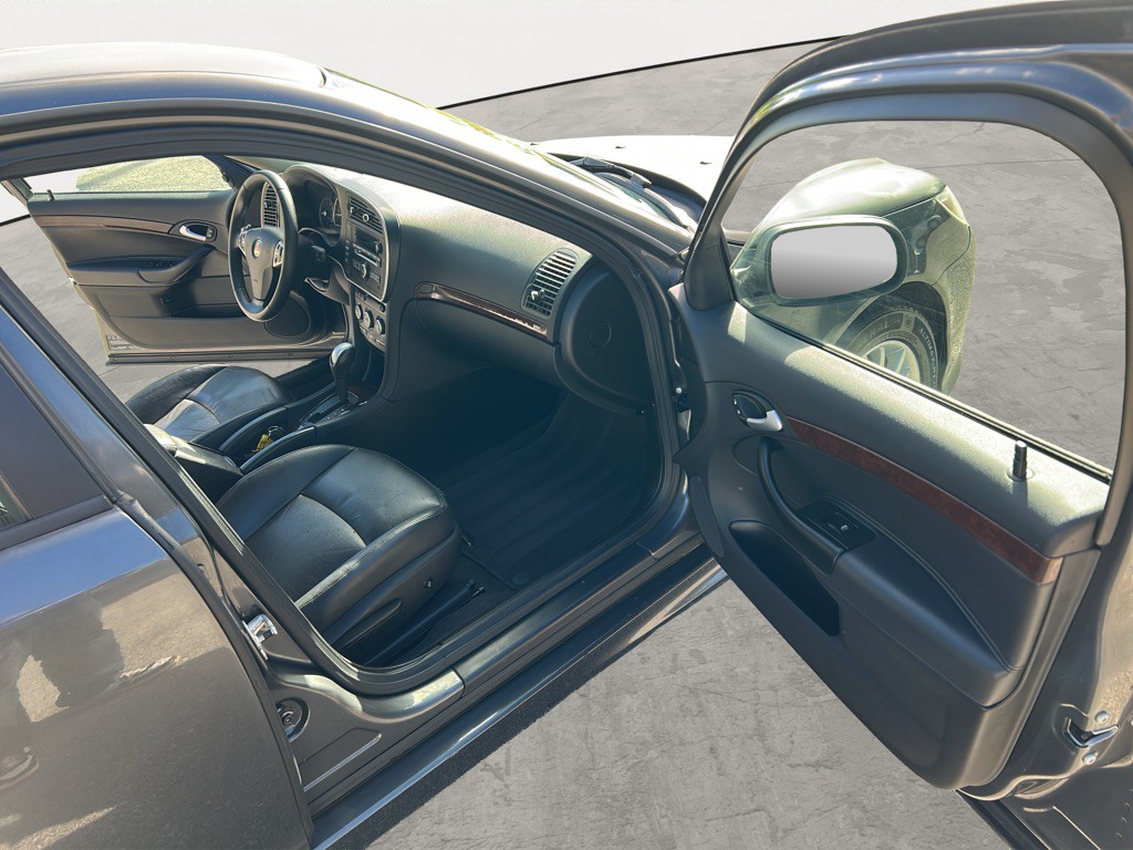 2011 Saab 9-3 Image 13