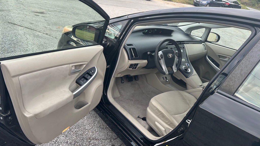 2011 Toyota Prius Image 10