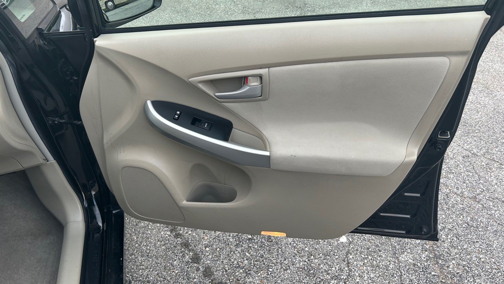 2011 Toyota Prius Image 21