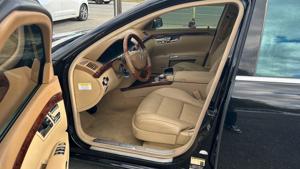 2010 Mercedes-Benz S-Class Image 7