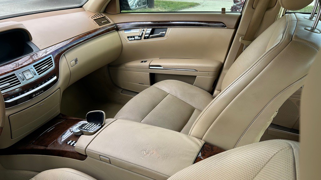 2010 Mercedes-Benz S-Class Image 9