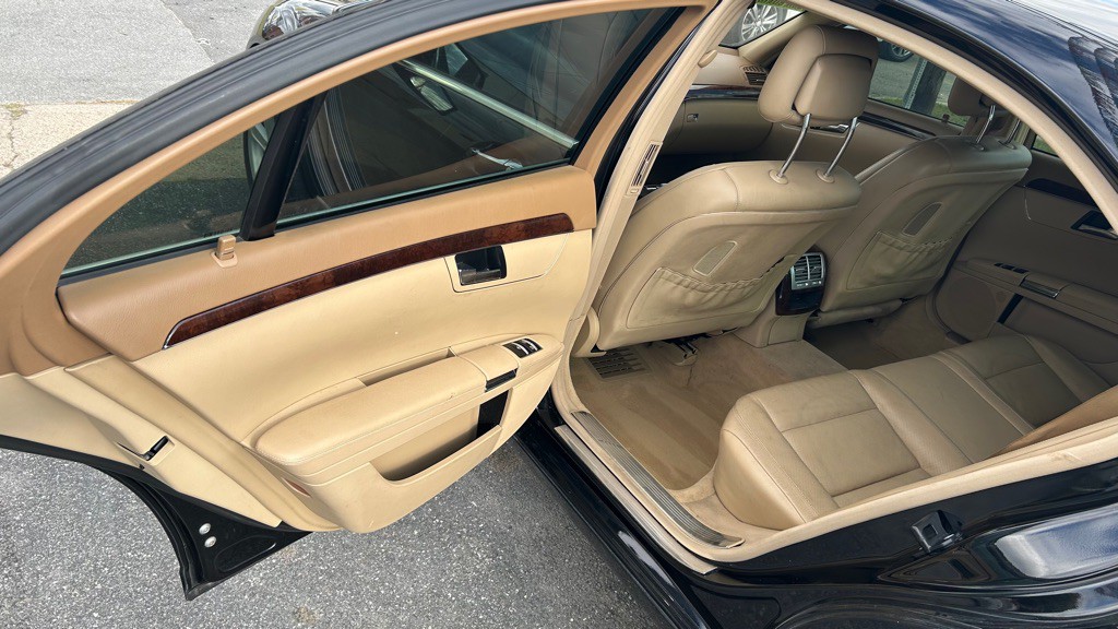 2010 Mercedes-Benz S-Class Image 10