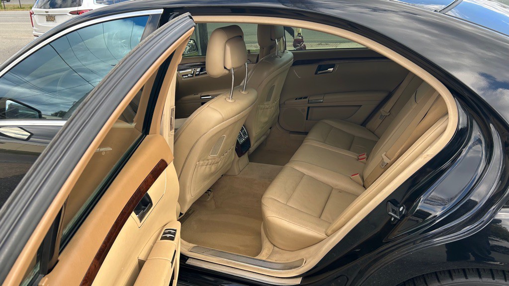 2010 Mercedes-Benz S-Class Image 11