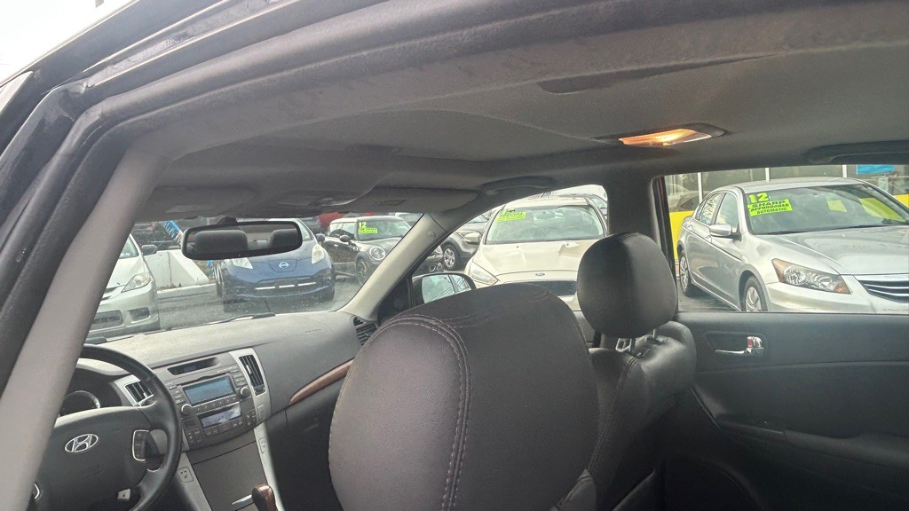 2009 Hyundai Sonata Image 16