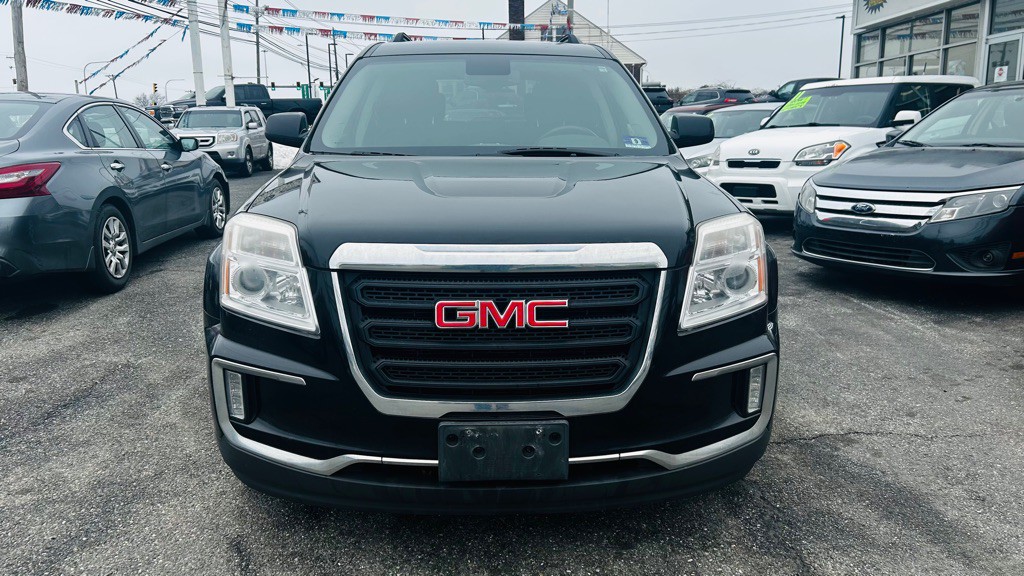 2017 GMC Terrain Image 2