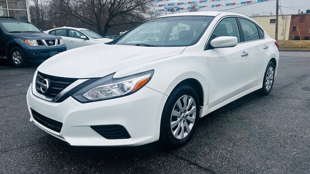 2016 Nissan Altima Image 1