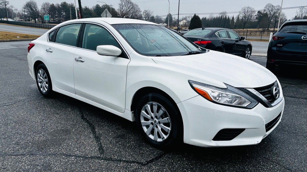 2016 Nissan Altima Image 2