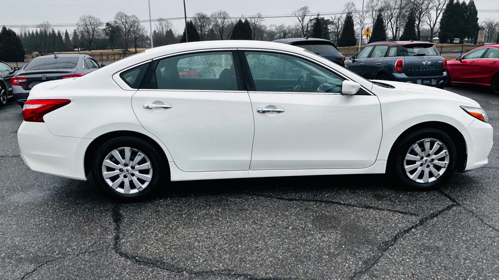 2016 Nissan Altima Image 4