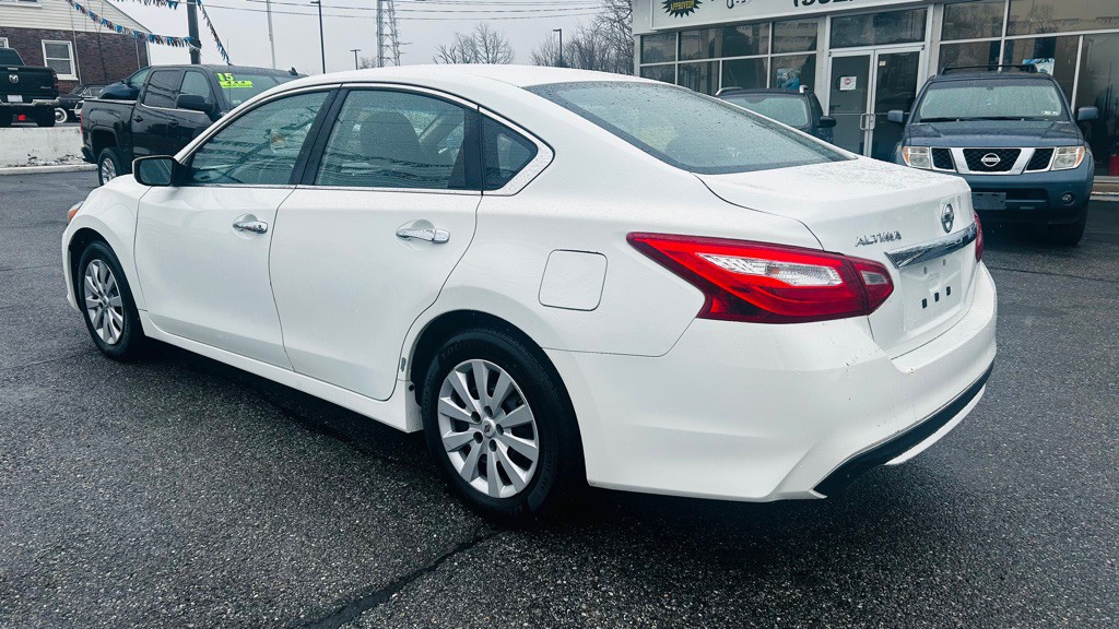 2016 Nissan Altima Image 5