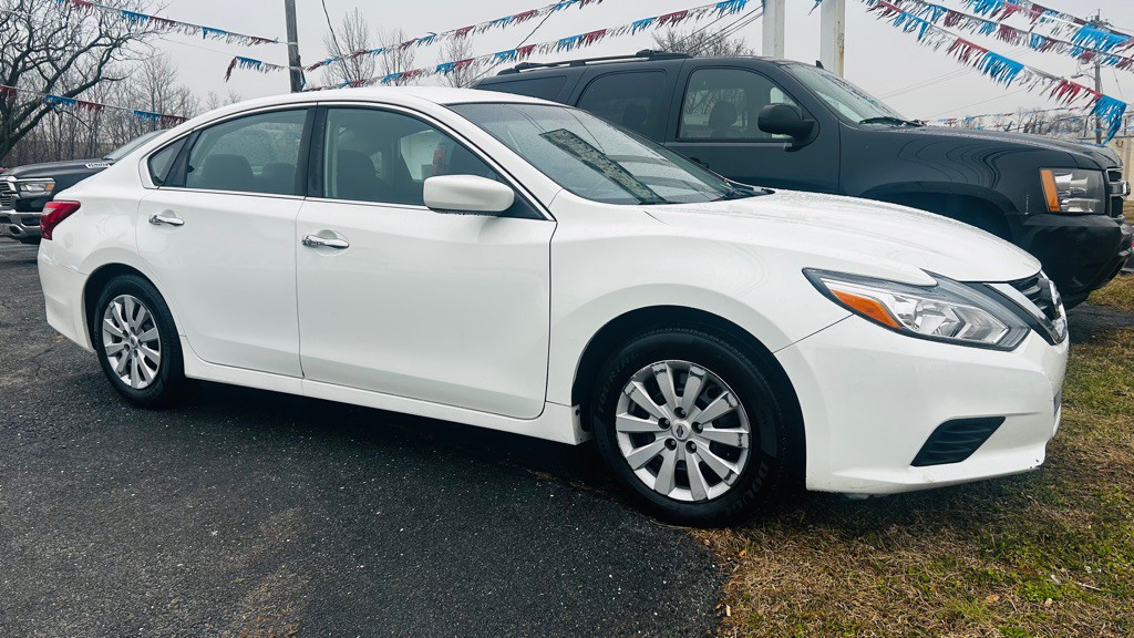 2016 Nissan Altima Image 8