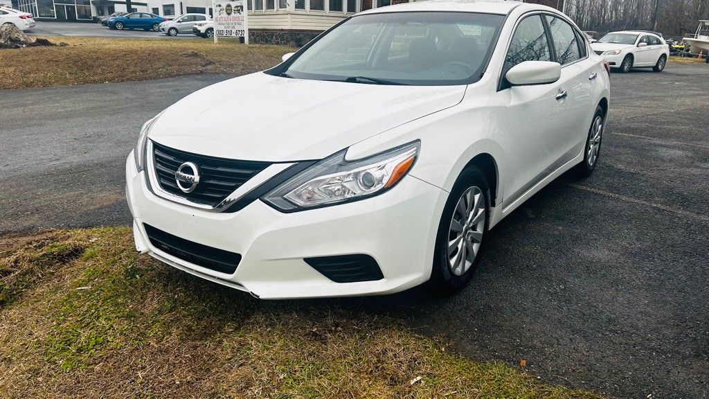 2016 Nissan Altima Image 9