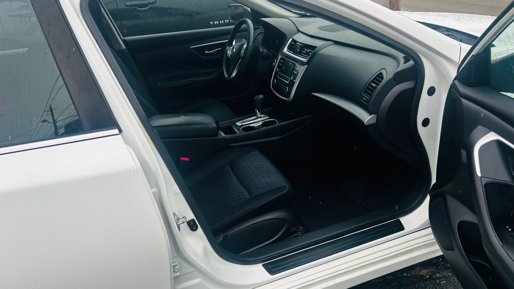 2016 Nissan Altima Image 12