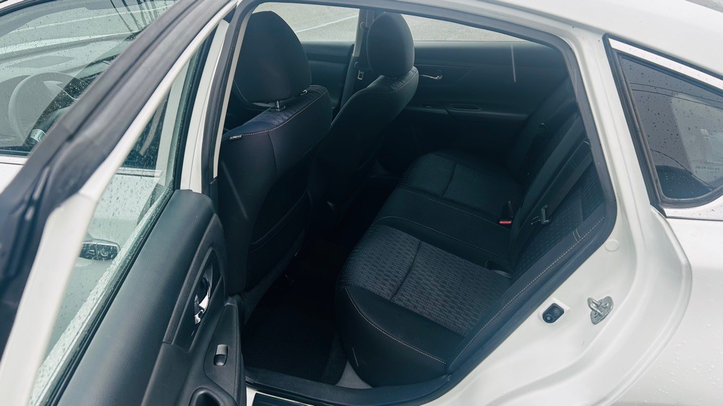 2016 Nissan Altima Image 15