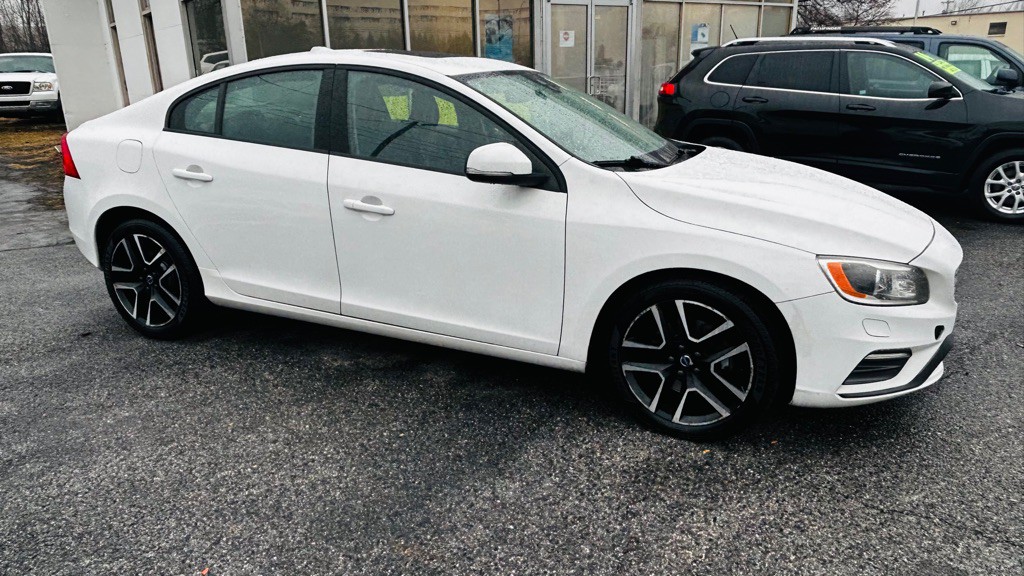 2017 Volvo S60 Image 3